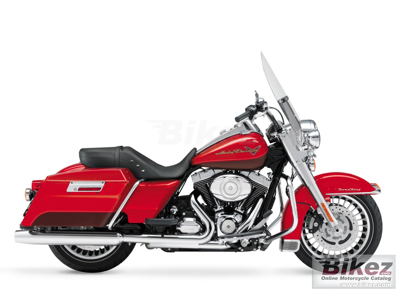 Big Harley-Davidson road king picture and wallpaper from Bikez.com